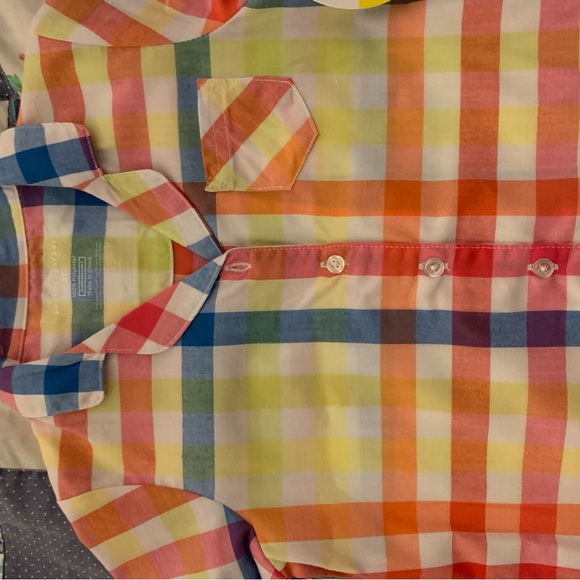 3T Multi-Color sleep set. Includes a pair of shorts and cute shirt with a pocket - Picture 6 of 6